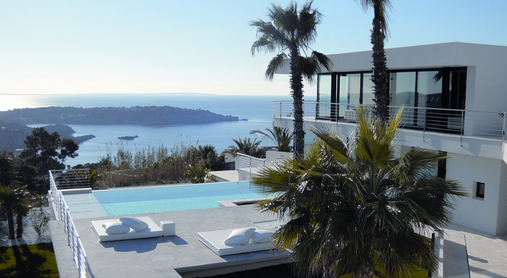 Are you looking for a luxury real estate agency in Ibiza?