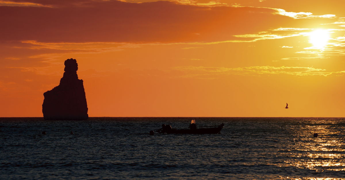 atardecer en playa benirras
