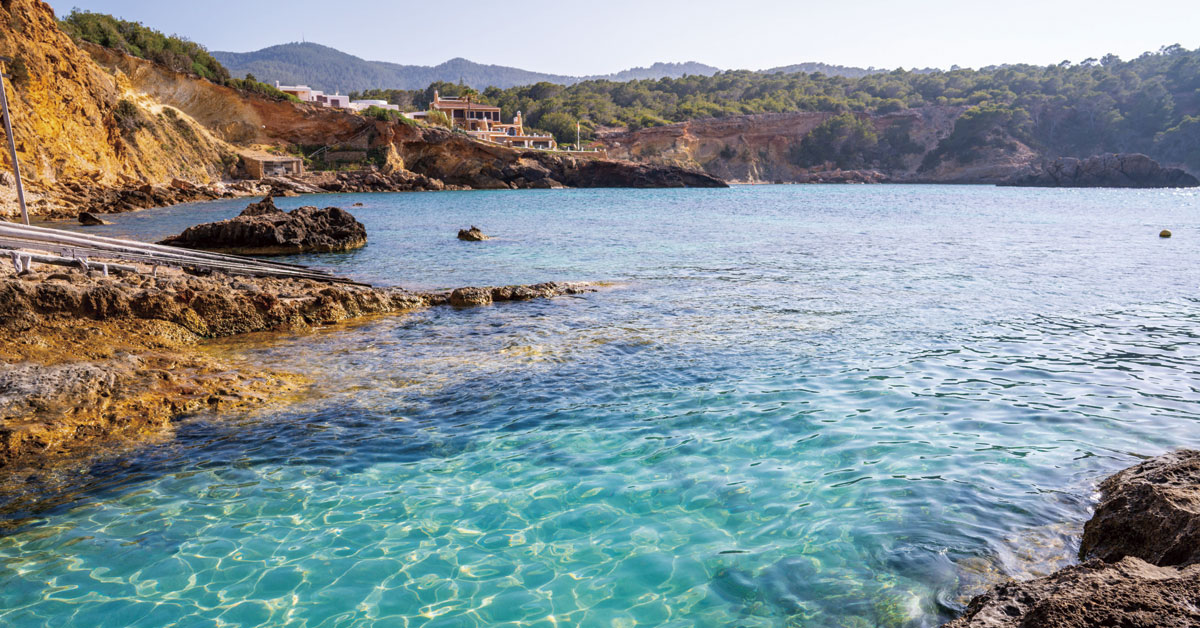 agua turquesa cala xarraca de ibiza