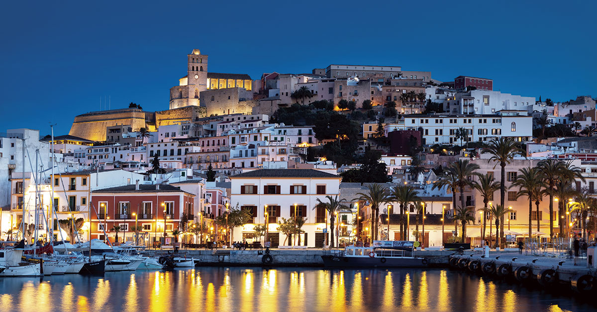 dalt vila ibiza de noche