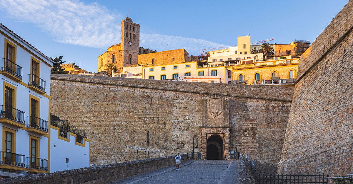 planes ninos dalt vila portal de ses taules