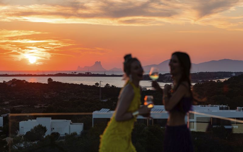 The Sky Rooftop & Sunset Lounge