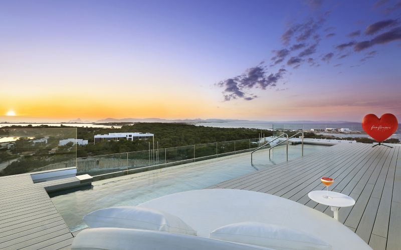 The Sky Rooftop & Sunset Lounge