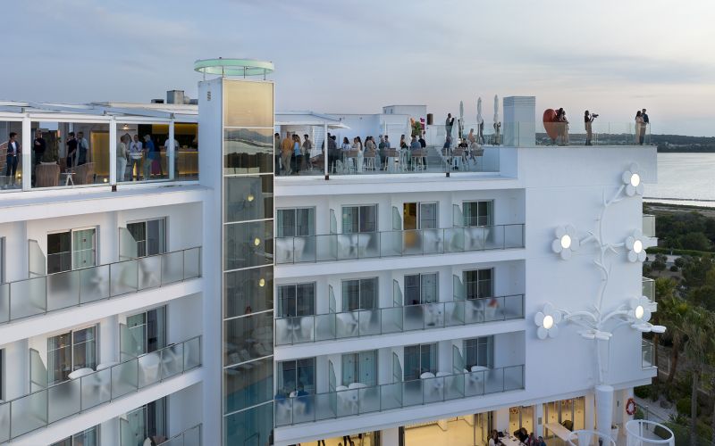 The Sky Rooftop & Sunset Lounge