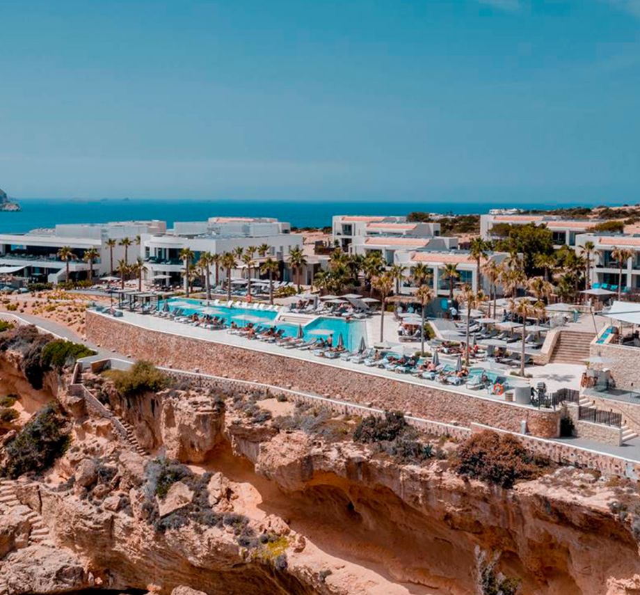 7 Pines Kempinski Ibiza abre sus puertas para la isla el 4 de Junio.