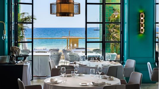 Tatel Ibiza, uno de los restaurantes emblema de la isla, abrió el 10 de Julio.